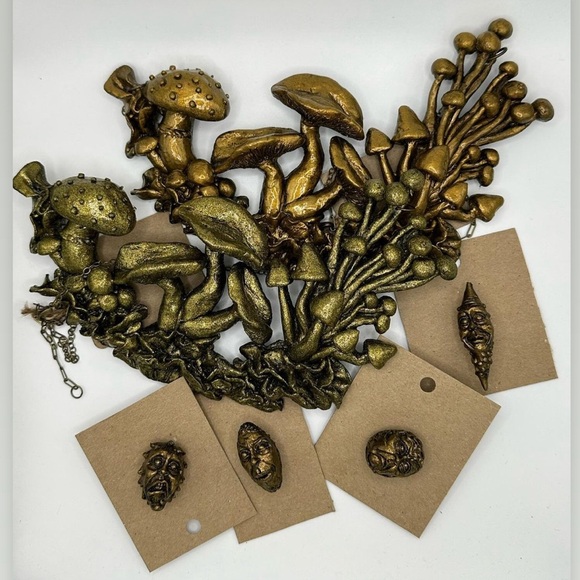 Handmade gold-bronze mushroom necklace - Picture 8 of 8